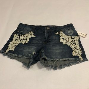 Aeropostale shorty jean shorts (2-1/2 inseam)